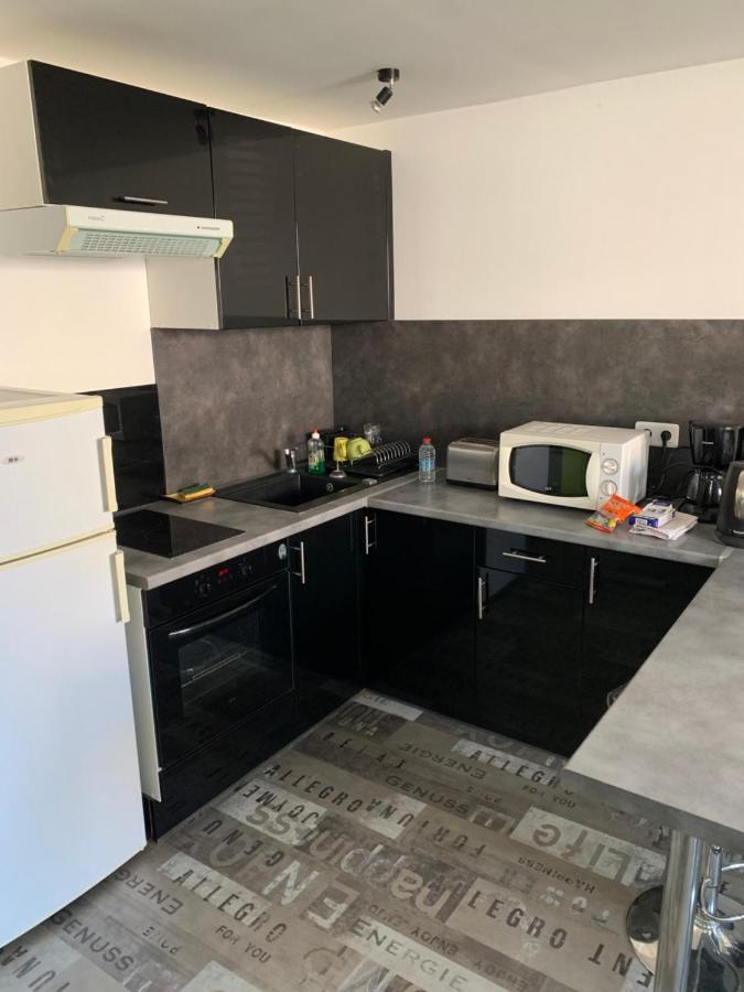 Appartement Tout Confort En Mezzanine A 20Mn A Pied Du Centre-Ville Avec Tv Et Wifi La Rochelle  Exterior foto